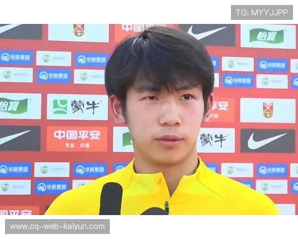 上海申花连续三年获亚军,与冠军一步之遥 上海申花连续三年获亚军,与冠军一步之遥