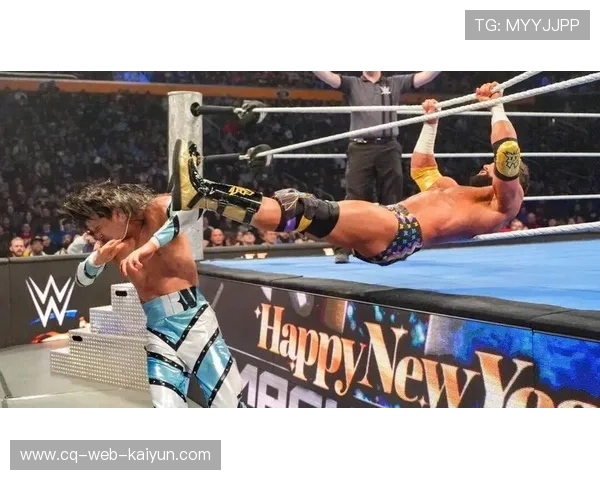 RHIYO组合成功卫冕WWE女子双打冠军,在SmackDown比赛中击败Giulia和Kiana James RHIYO组合成功卫冕WWE女子双打冠军,在SmackDown比赛中击败Giulia和Kiana James